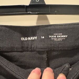 Old Navy Dark Gray Pixie Skinny Pants
